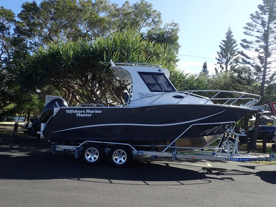 595CC · Hard Top Boats