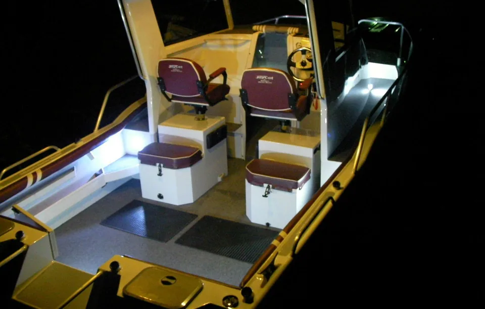 600WA · Twin Hull Cats