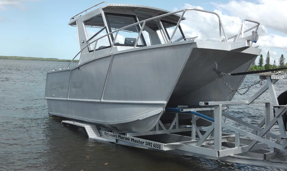 595 · Twin Hull Cats
