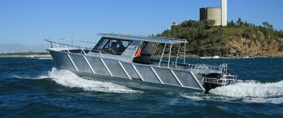 900 · Twin Hull Cats