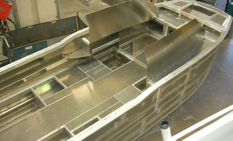 750 · Twin Hull Cats